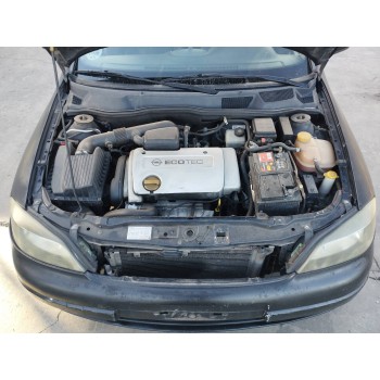 opel astra g berlina del año 2004