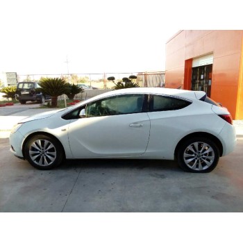 opel astra j gtc del año 2013