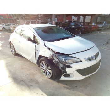 opel astra j gtc del año 2013