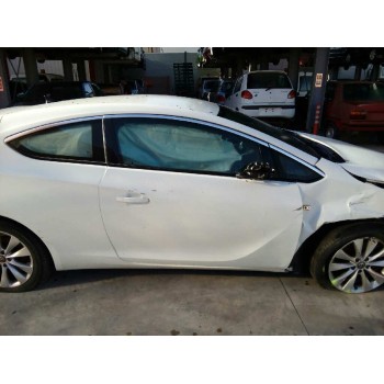 opel astra j gtc del año 2013