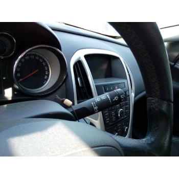 opel astra j gtc del año 2013