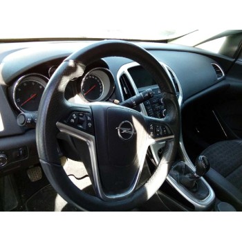 opel astra j gtc del año 2013