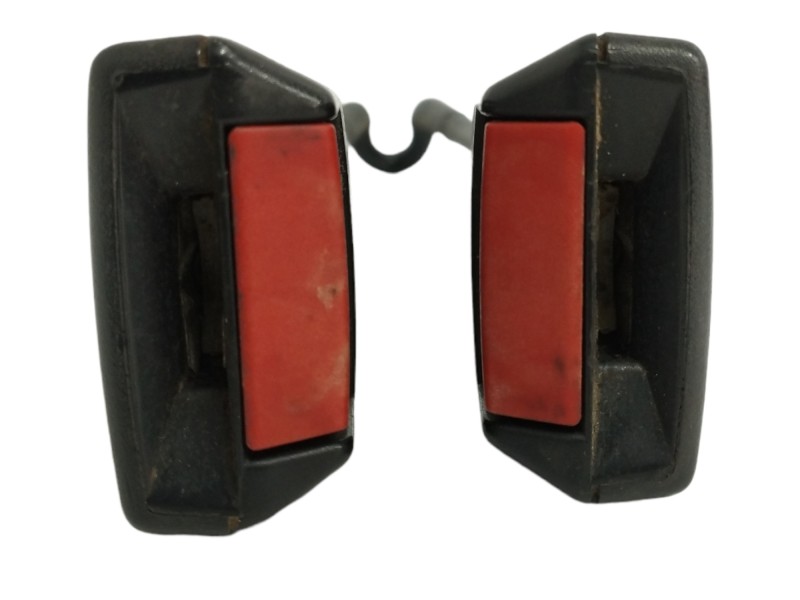 Recambio de enganche cinturon central para ford escort berlina cl referencia OEM IAM 84ABB61208AA  