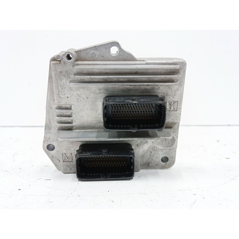 Recambio de centralita motor uce para opel astra h gtc (a04) 1.6 (l08) referencia OEM IAM 55561172  