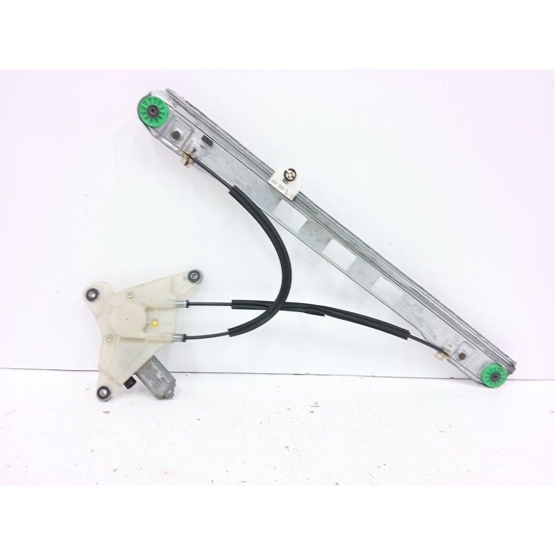 ELEVALUNAS DELANTERO DERECHO