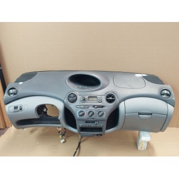 Recambio de salpicadero para toyota yaris (_p1_) 1.3 (ncp10_, scp12_) referencia OEM IAM   