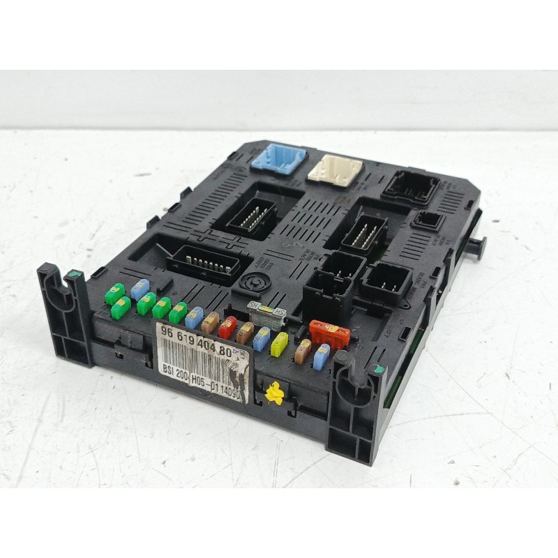 CAJA RELES / FUSIBLES 216760315B 216761594