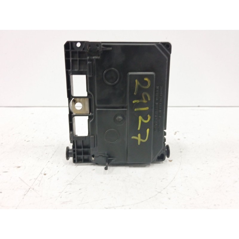 CAJA RELES / FUSIBLES