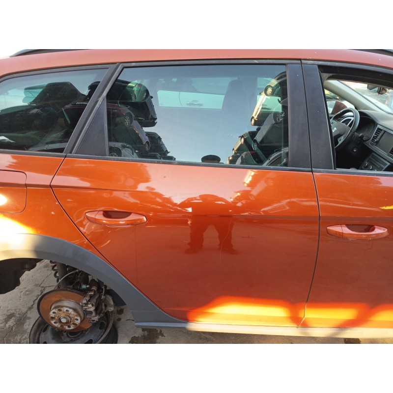 Recambio de puerta trasera derecha para seat leon st (5f8) 2.0 tdi 4drive referencia OEM IAM   