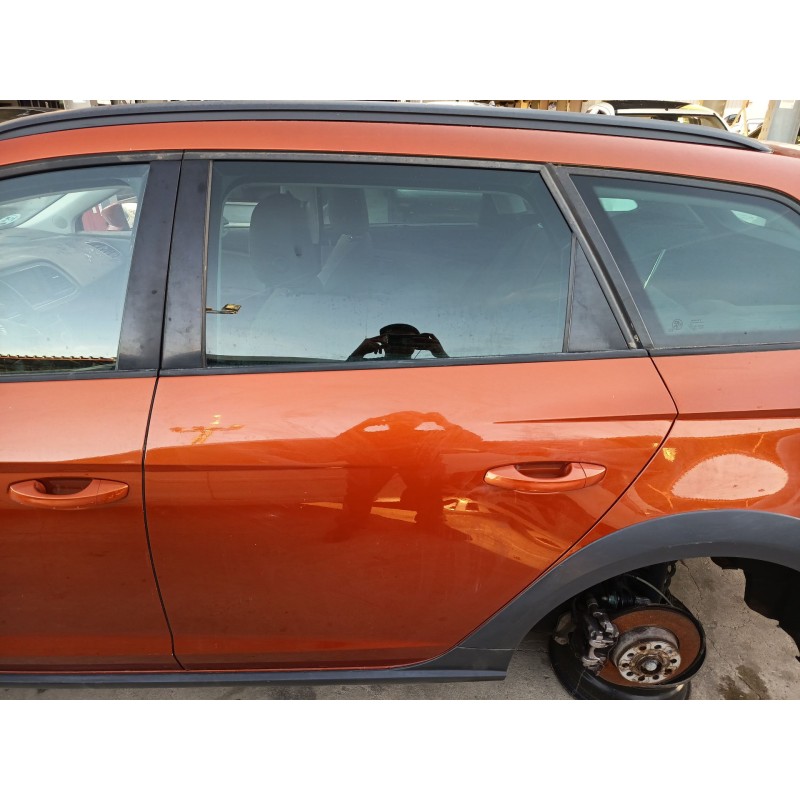 Recambio de puerta trasera izquierda para seat leon st (5f8) 2.0 tdi 4drive referencia OEM IAM   