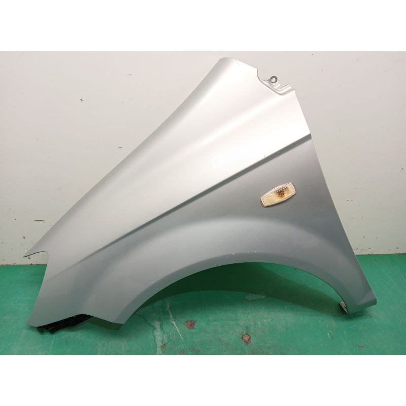 Recambio de aleta delantera izquierda para hyundai getz (tb) 1.6 referencia OEM IAM 663110B750  