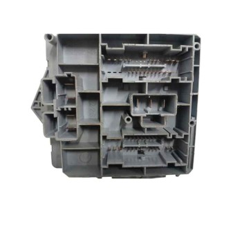 Recambio de caja reles / fusibles para alfa romeo 147 (190) 1.6 16v cat referencia OEM IAM 51742419  