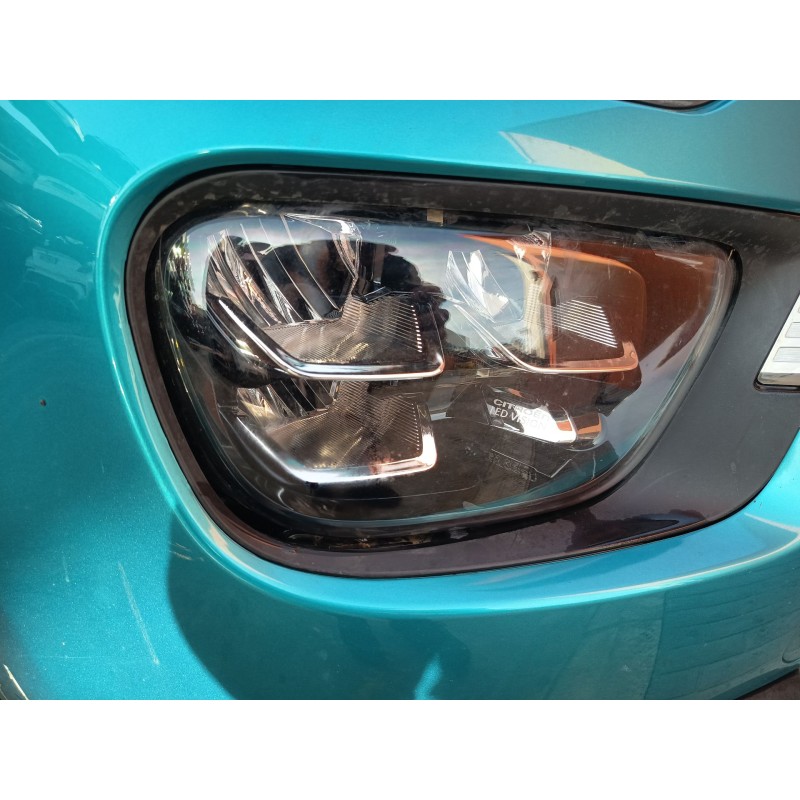 Recambio de faro derecho para citroën c3 iii (sx) 1.2 thp 110 referencia OEM IAM   
