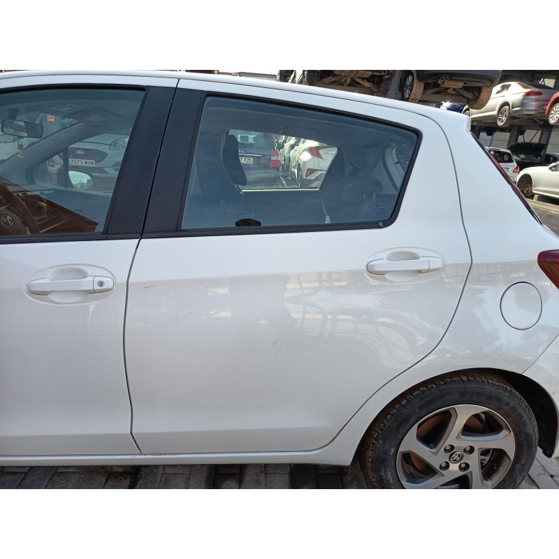 Recambio de puerta trasera izquierda para toyota yaris (_p13_) 1.5 hybrid (nhp130_) referencia OEM IAM   