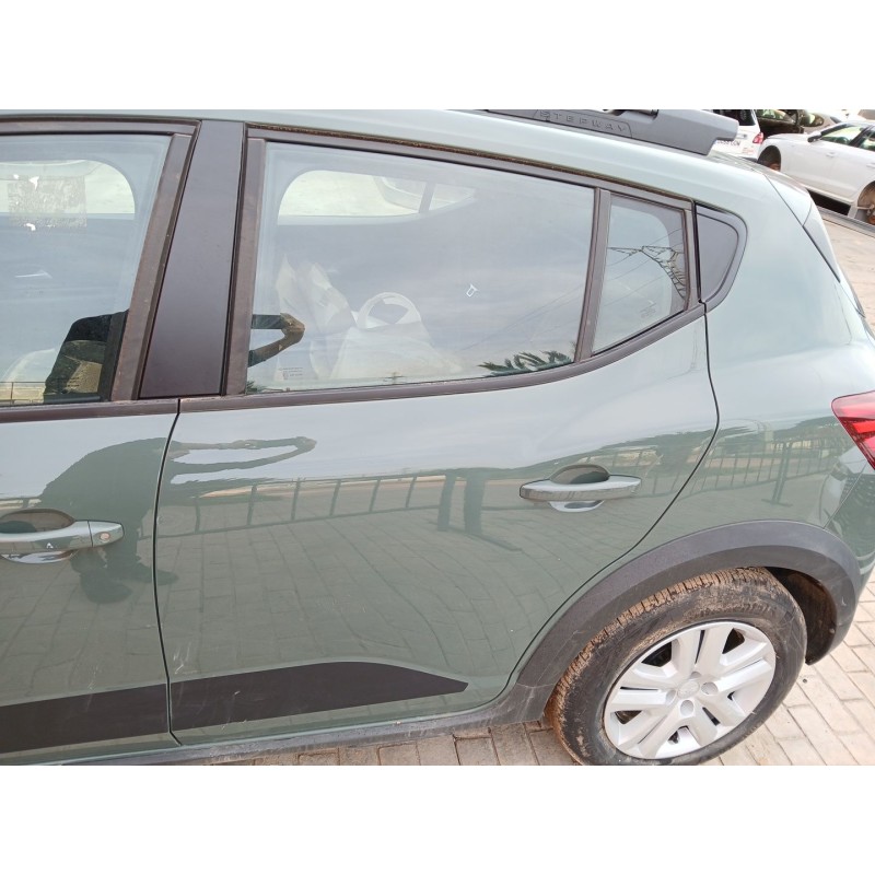 Recambio de puerta trasera izquierda para dacia sandero iii 1.0 tce 90 referencia OEM IAM   