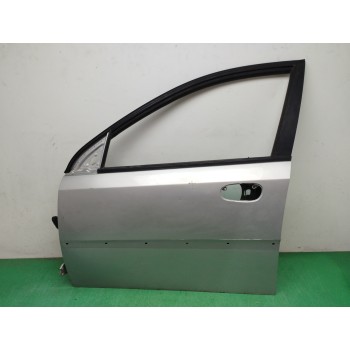 PUERTA DELANTERA IZQUIERDA NECESITA REPARACION 