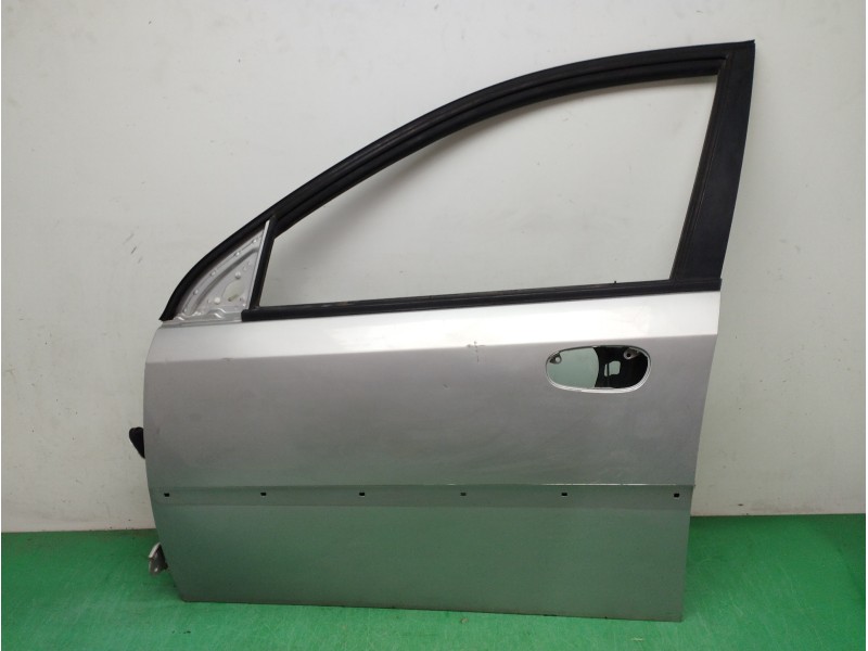 Recambio de puerta delantera izquierda para daewoo lacetti cdx referencia OEM IAM  NECESITA REPARACION 