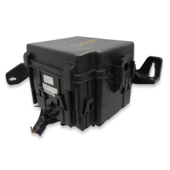 CAJA RELES / FUSIBLES 