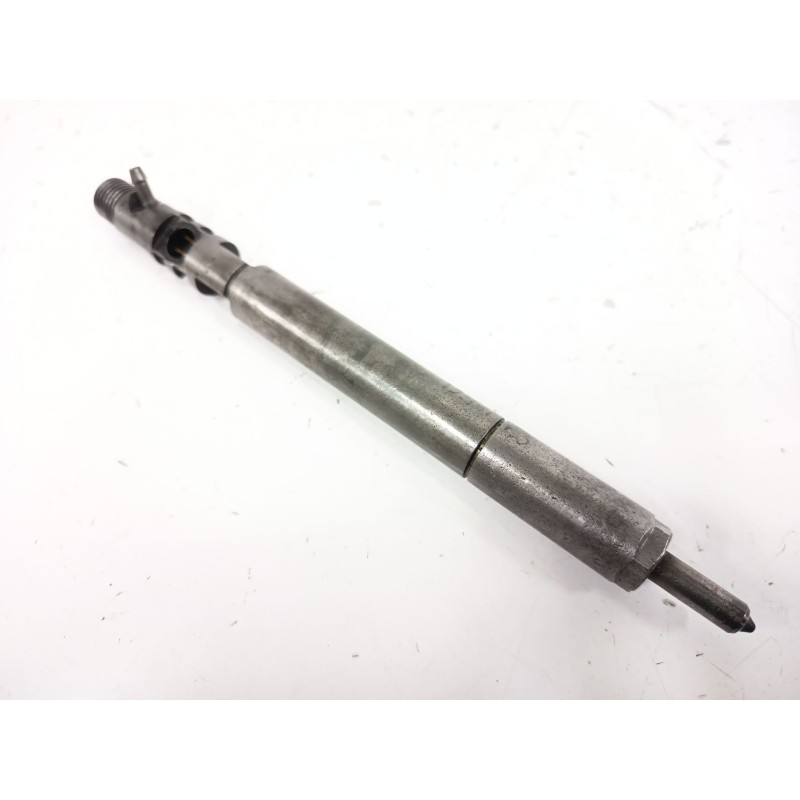 Recambio de inyector para ssangyong rodius xdi referencia OEM IAM A6650170121  