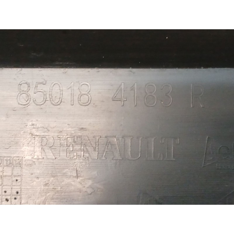 PARAGOLPES TRASERO 850228614R 850228373R