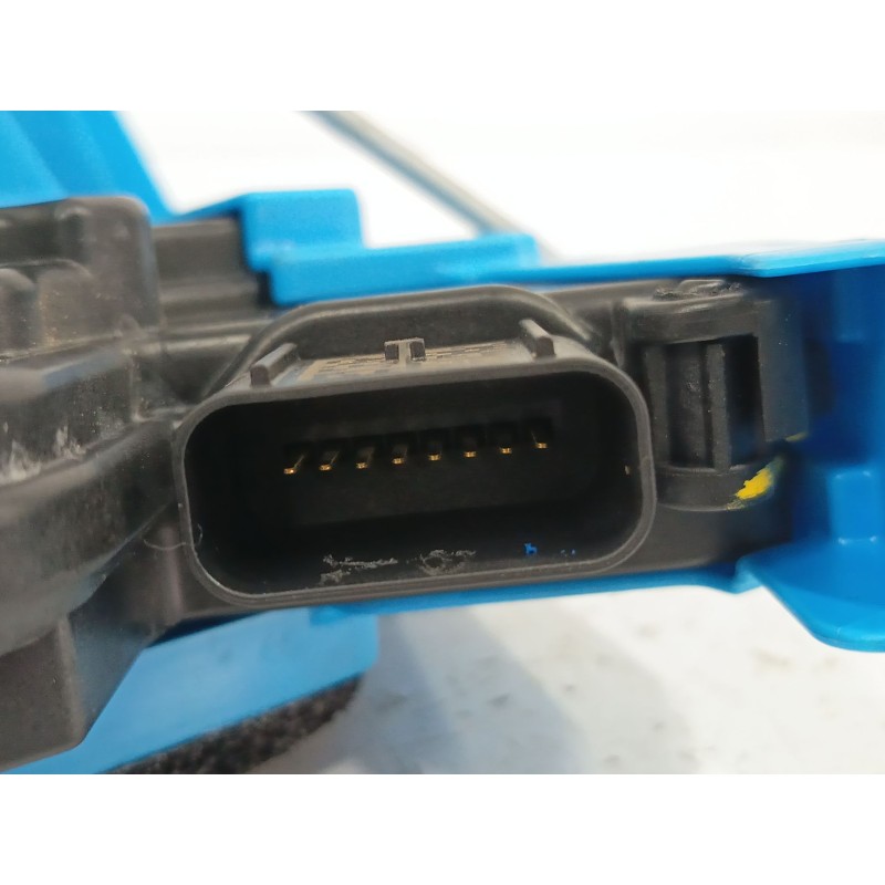 CERRADURA PUERTA TRASERA DERECHA