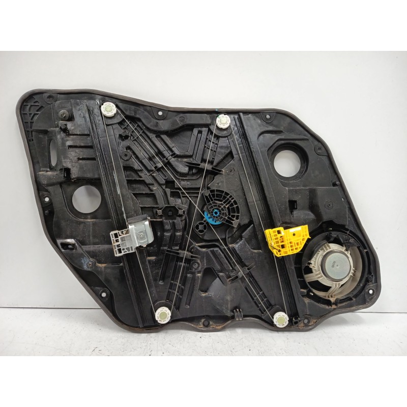 ELEVALUNAS DELANTERO DERECHO 82460AT100