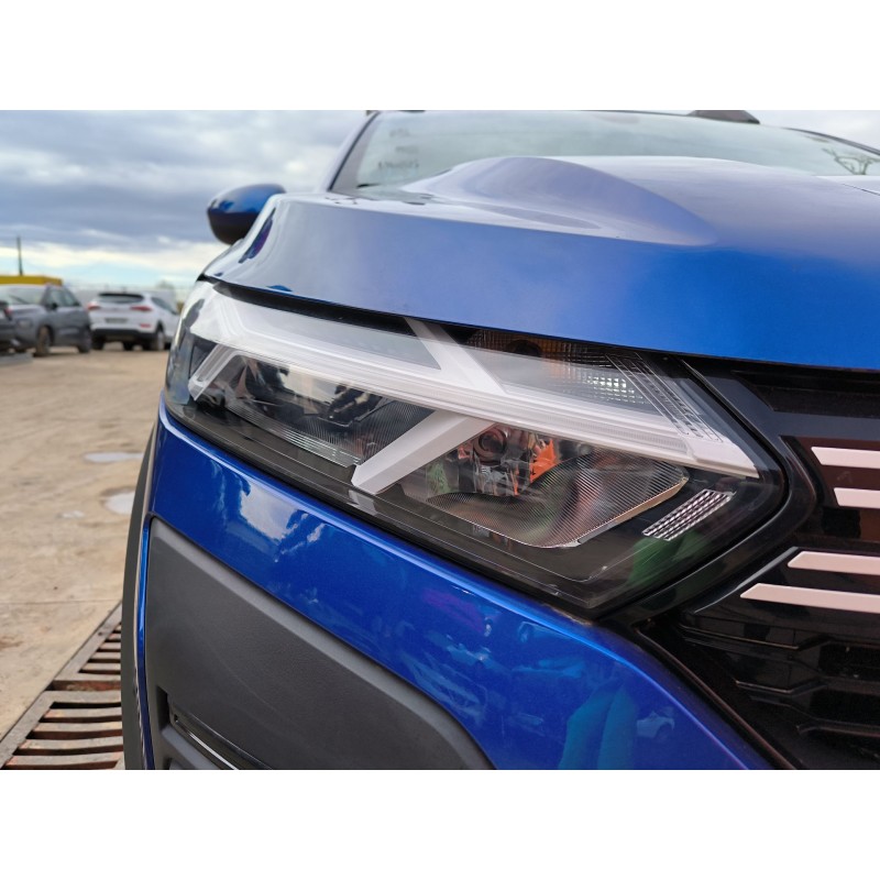 Recambio de faro derecho para dacia sandero iii 1.0 sce 65 referencia OEM IAM   