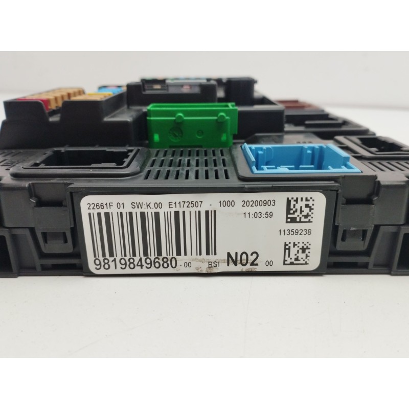 CAJA RELES / FUSIBLES