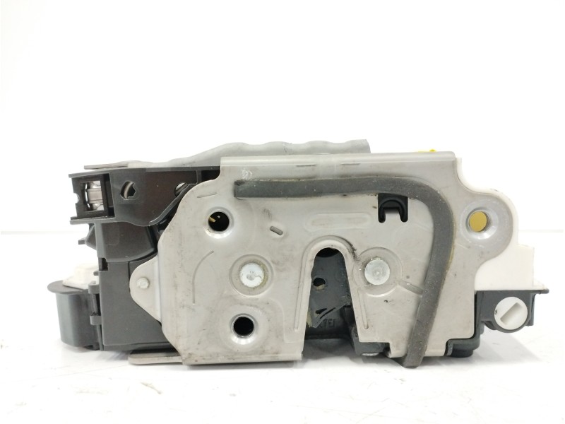 Recambio de cerradura puerta trasera izquierda para seat leon st (5f8) 2.0 tdi referencia OEM IAM 5K4839015AF  