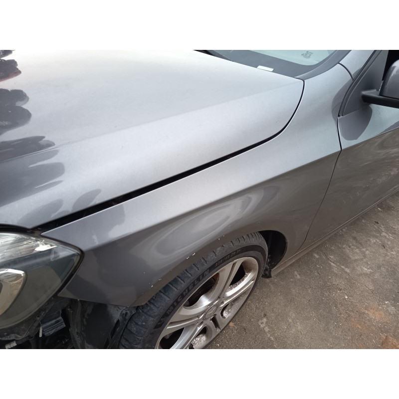 ALETA DELANTERA IZQUIERDA