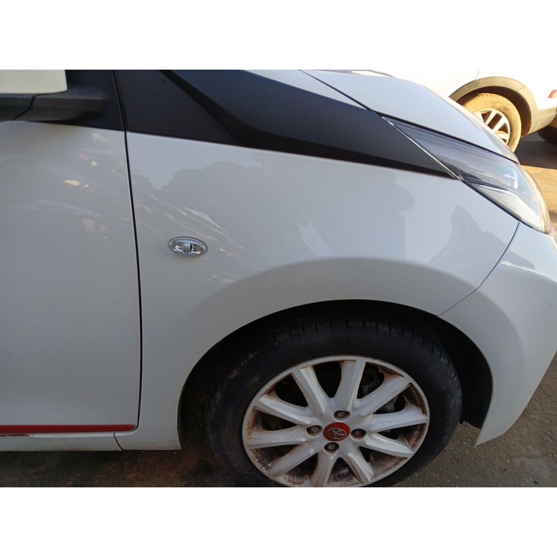 Recambio de aleta delantera derecha para toyota aygo (_b4_) 1.0 (kgb40) referencia OEM IAM   