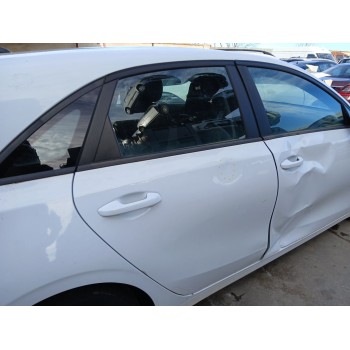 Recambio de puerta trasera derecha para kia ceed (cd) 1.4 referencia OEM IAM   