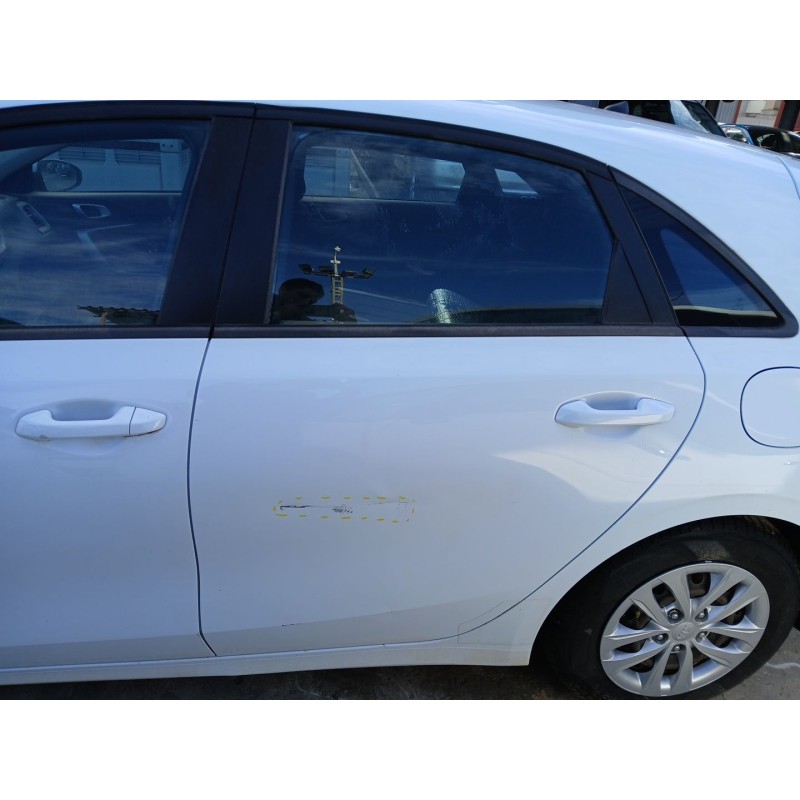 Recambio de puerta trasera izquierda para kia ceed (cd) 1.4 referencia OEM IAM   