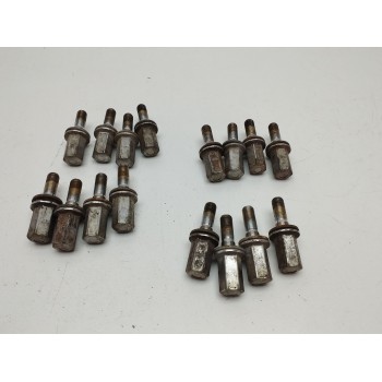 JUEGO TORNILLOS DE RUEDA 