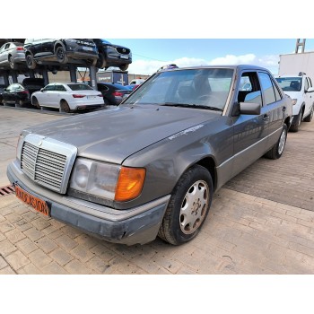 mercedes-benz 124 sedán (w124) del año 1993