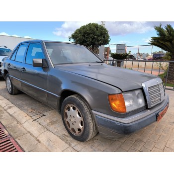 mercedes-benz 124 sedán (w124) del año 1993