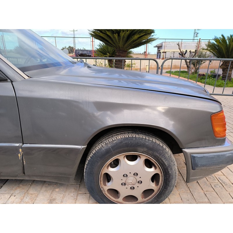 Recambio de aleta delantera derecha para mercedes-benz 124 sedán (w124) 300 d (124.130) referencia OEM IAM   