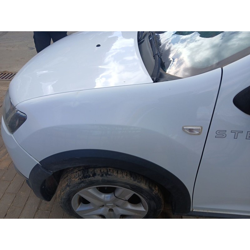 Recambio de aleta delantera izquierda para dacia sandero ii (b8_) tce 90 (b8m1, b8ma) referencia OEM IAM   