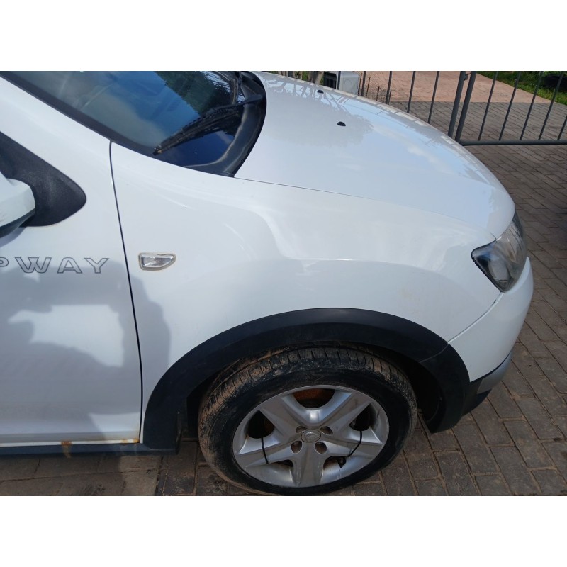 ALETA DELANTERA DERECHA