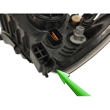 Recambio de faro derecho para chevrolet aveo 1.4 cat referencia OEM IAM 96831062  