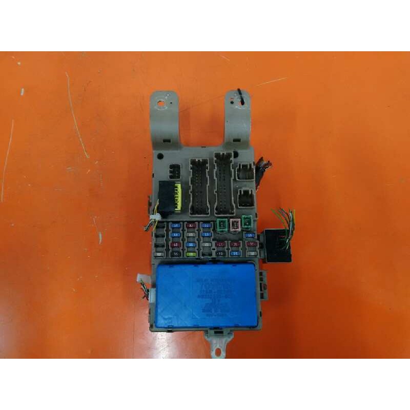 Recambio de caja reles / fusibles para toyota corolla (e12) 1.6 linea terra berlina referencia OEM IAM 8274112050  