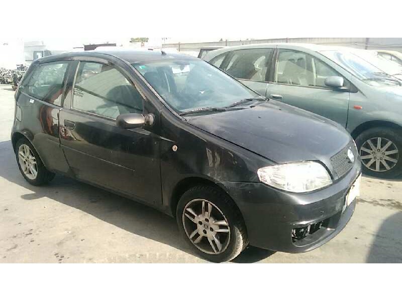 FIAT PUNTO BERLINA (188)