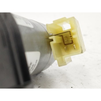 Recambio de motor cierre centralizado porton para audi a4 avant (8w5) 2.0 16v tdi referencia OEM IAM 8W9827851A MOTOR DE ELEVACI