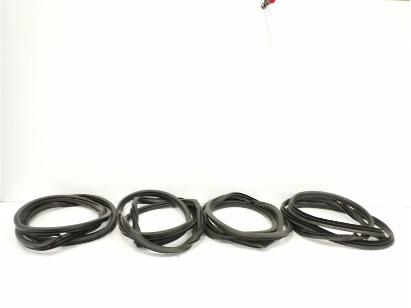 Recambio de gomas contorno puerta para kia carens ( ) 1.6 gdi cat referencia OEM IAM Recambio de gomas contorno puerta para kia carens ( ) 1.6 gdi cat referencia OEM IAM