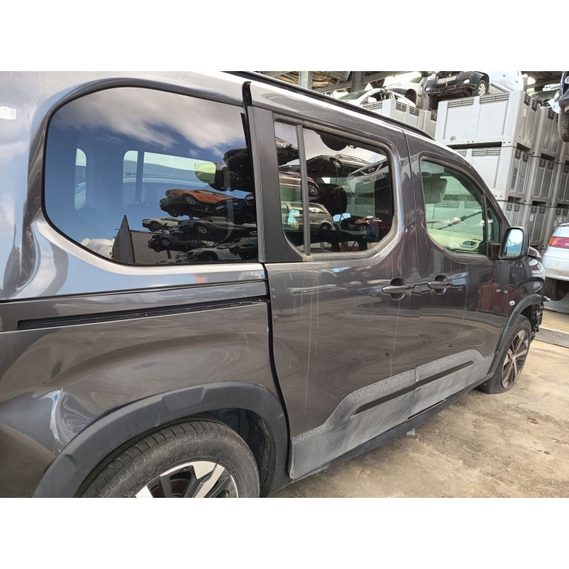 PUERTA LATERAL CORREDERA DERECHA