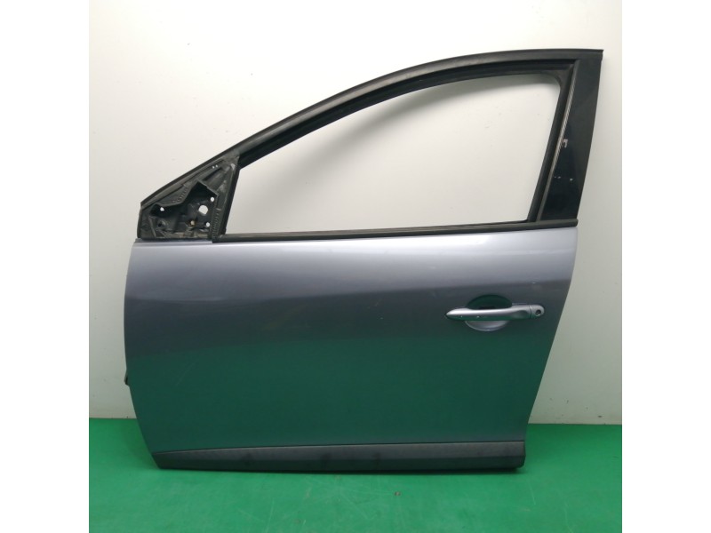 Recambio de puerta delantera izquierda para renault megane iii berlina 5 p 1.6 16v referencia OEM IAM   