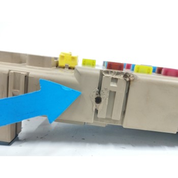 Recambio de caja reles / fusibles para subaru impreza g12 1.5 referencia OEM IAM LB100805B OBSERVAR FOTOS 