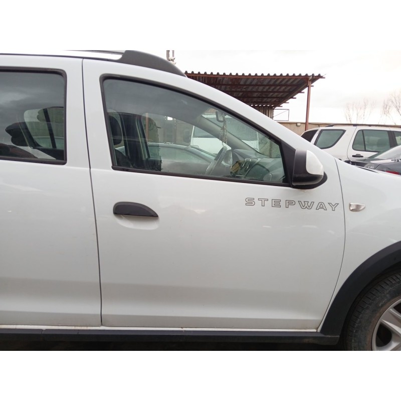 Recambio de puerta delantera derecha para dacia sandero ii (b8_) 1.5 dci referencia OEM IAM   