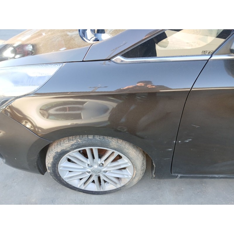 Recambio de aleta delantera izquierda para kia carens iv 1.7 crdi referencia OEM IAM 66311A4000  