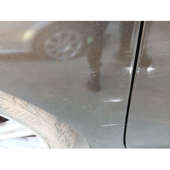 Recambio de aleta delantera izquierda para kia carens iv 1.7 crdi referencia OEM IAM 66311A4000  